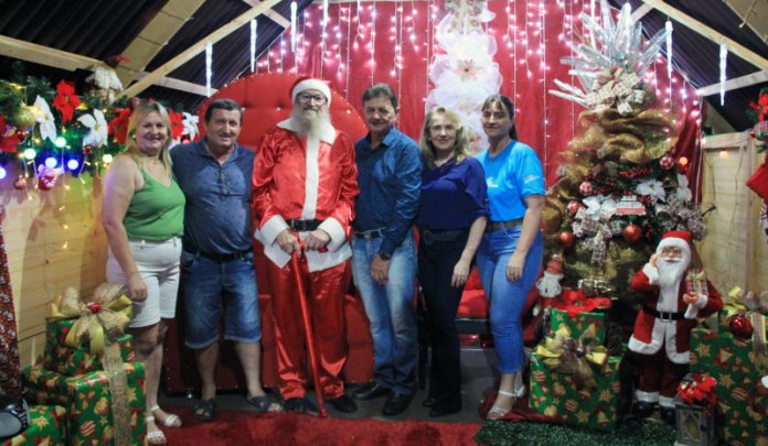Chegada do Papai Noel encanta crianças e famílias de Nova Santa Rosa |  Prefeitura de Nova Santa Rosa