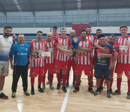 Equipe Asmunsar conquista o 1° lugar na Categoria Master do 20° Campeonato Municipal de Futsal – 3ª Copa Opção Telecom
