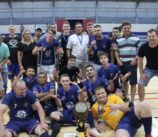 Equipe Roos Barber/ Scherer Motos e Bike/ Pilar Projetos conquista o 1° lugar na Classe A do Campeonato Municipal de Futsal de Nova Santa Rosa