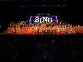 Espetáculo de Ginástica Rítmica lota o Teatro Municipal e abre oficialmente o Natal da Família 2025