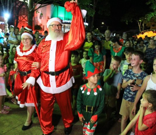 Emoção e encantamento marcaram a noite de domingo (30) no Natal da Família de Nova Santa Rosa