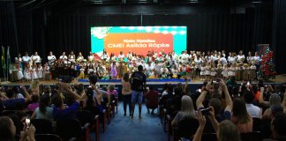 CMEI Asilda Röpke apresenta “Natal Brasileiro – O Musical”