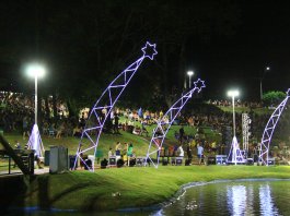 Noite de Luz encanta público com espetáculo de iluminação e belíssimas apresentações no Lago Municipal