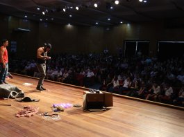 Espetáculo “Manos” promove reflexão entre adolescentes em Nova Santa Rosa e terá nova sessão nesta tarde
