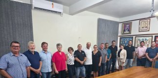 Prefeito Lari Hitz realiza reunião com vereadores