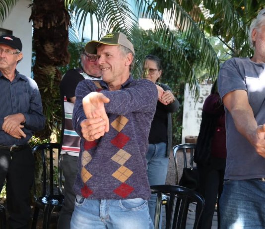 Saúde em Equilíbrio reúne dezenas de idosos em Vila Cristal e fortalece ações de promoção à saúde