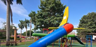 Parque do “Aviãozinho” da Praça da Bíblia é reaberto após reforma e melhorias