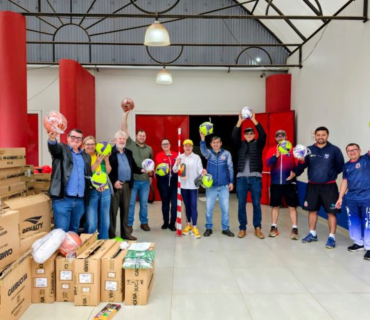 Nova Santa Rosa recebe novos kits esportivos para fortalecer a prática esportiva no município