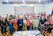 Futuros moradores das 30 casas populares participam de reunião de orientação em Nova Santa Rosa