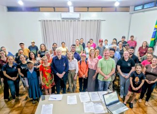 Futuros moradores das 30 casas populares participam de reunião de orientação em Nova Santa Rosa