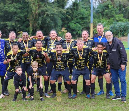 Nova Santa Rosa conquista título da fase macrorregional do Paraná Bom de Bola no Sub-40
